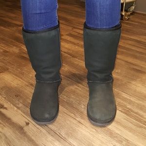 Ugg size 6 classic tall boot